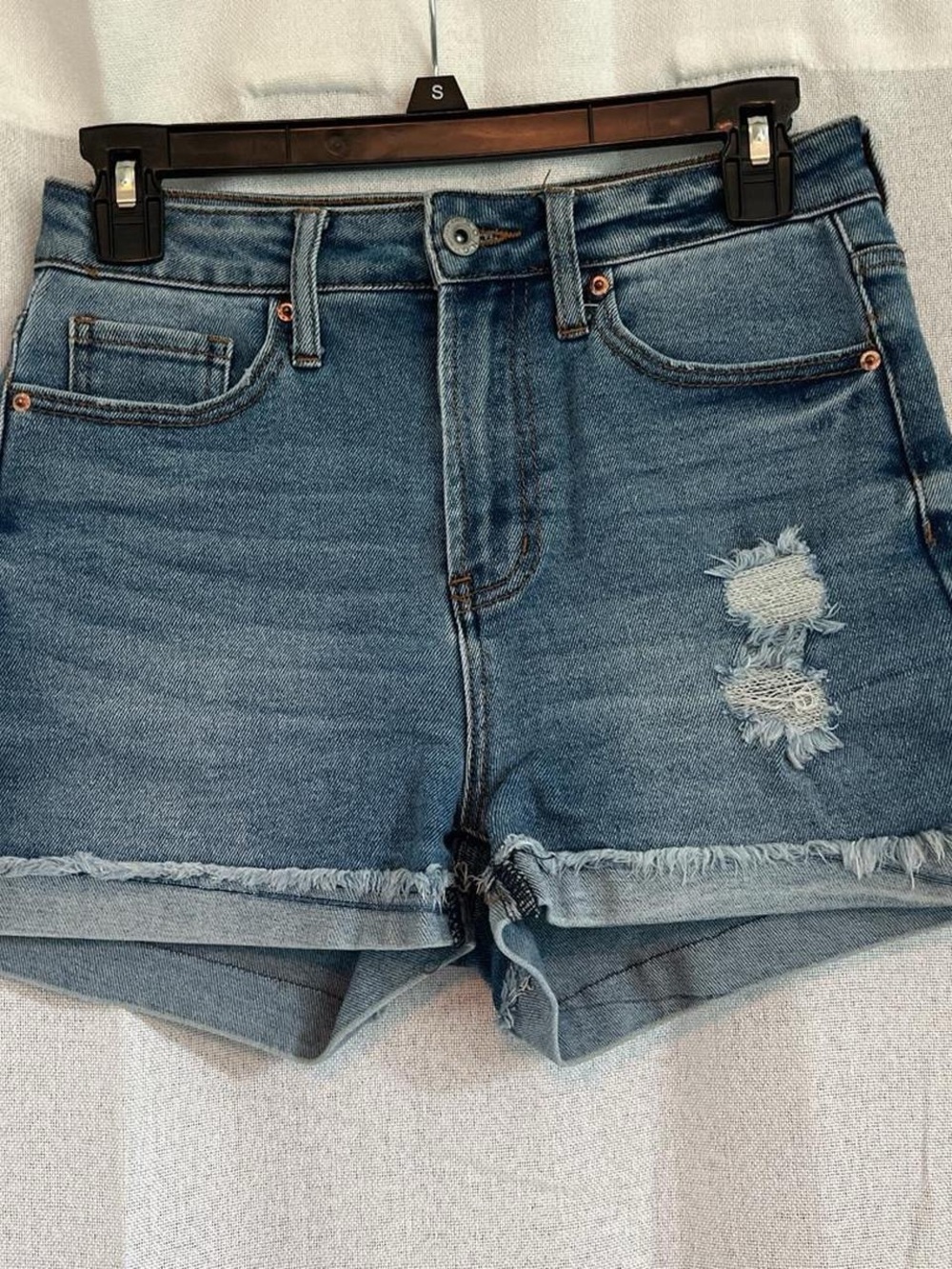 High-Rise Frayed Hem Denim Shorts - Blue